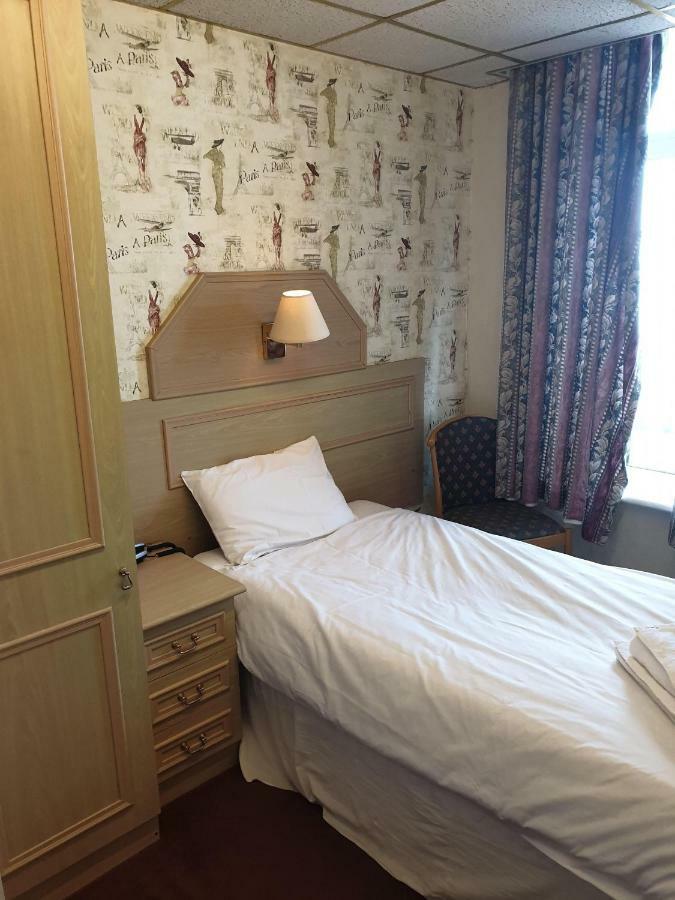 בלקפול The Parisienne Hotel מראה חיצוני תמונה