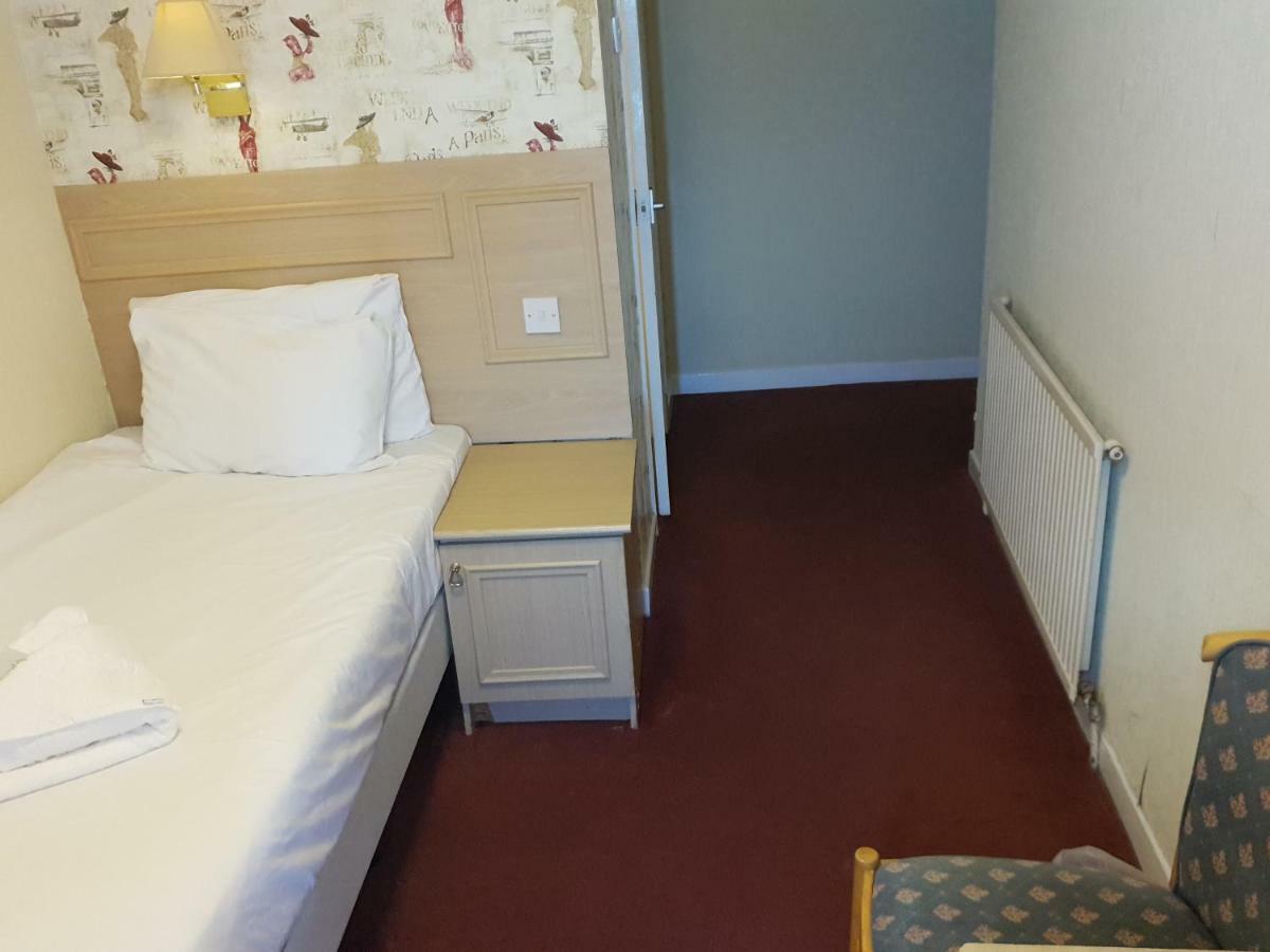 בלקפול The Parisienne Hotel מראה חיצוני תמונה