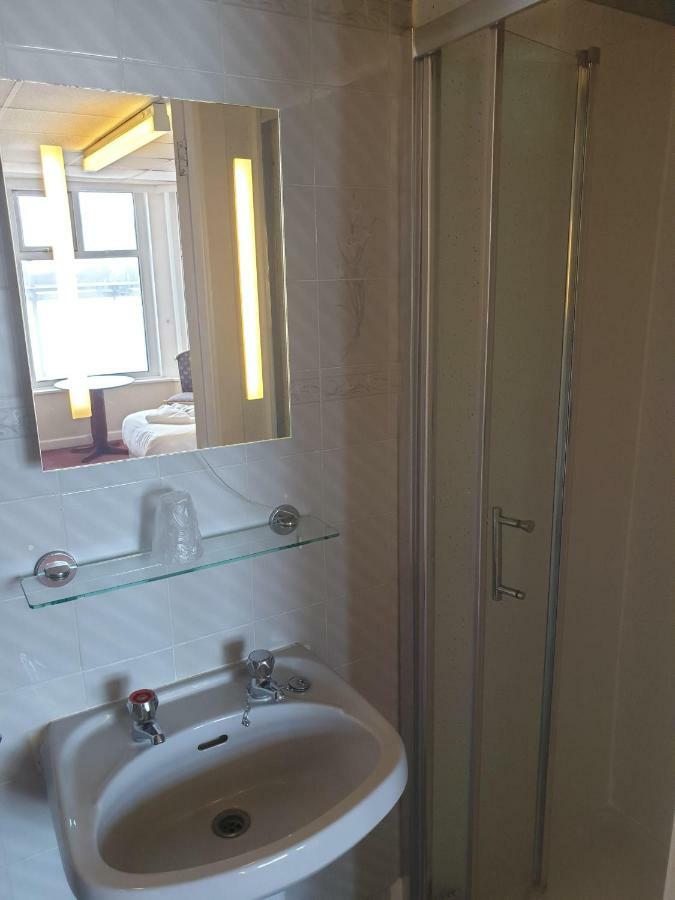 בלקפול The Parisienne Hotel מראה חיצוני תמונה